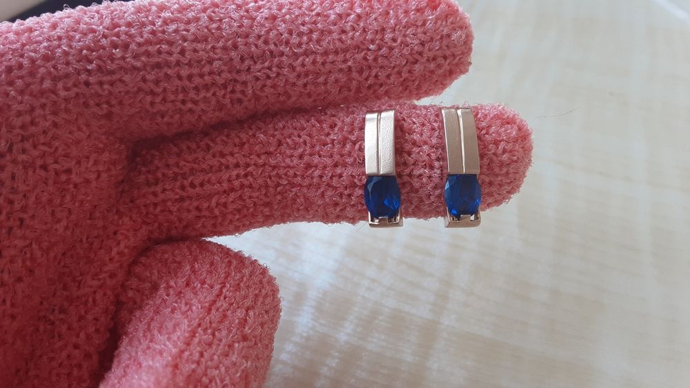 Сережки з сапфіром 4.7 грам свої Золото проба 585