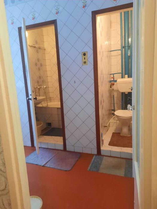 HE S4 Продам 3 комнатную квартиру метро Роганский ж/м ул. Луи Пастера