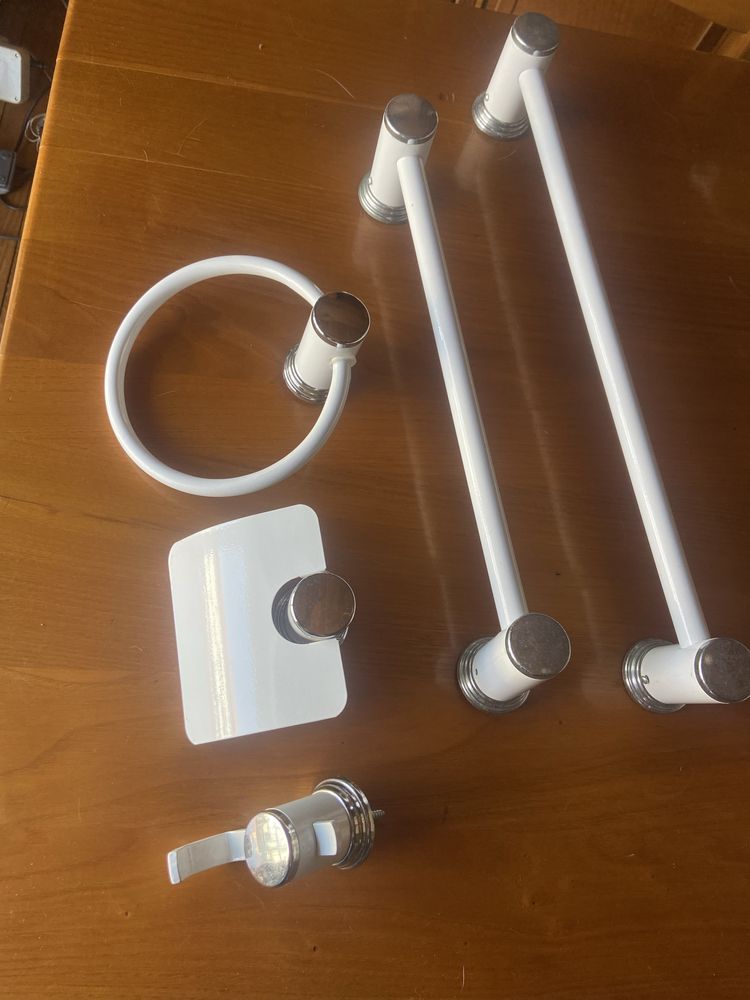 Conjunto de casa de banho branco