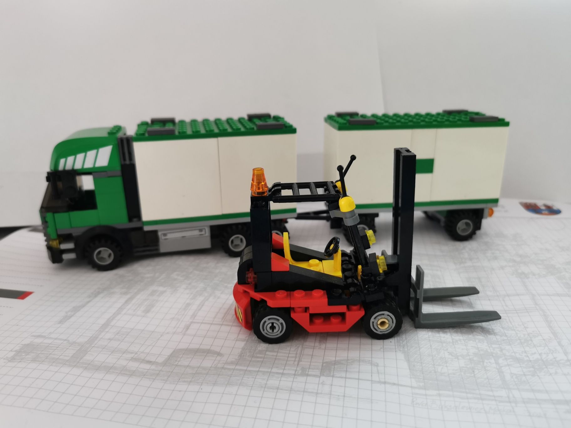 Lego 7733 Truck & Forklift