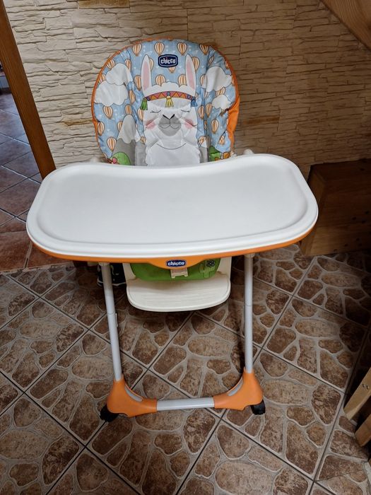 Sprzedam krzesełko dziecięce regulowane posiada pasy .