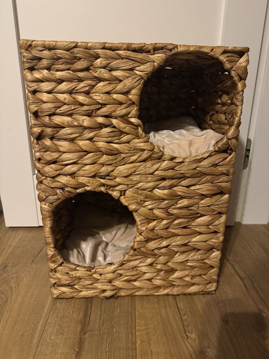 Rattanowy willinowy domek dla kota dwupiętrowy