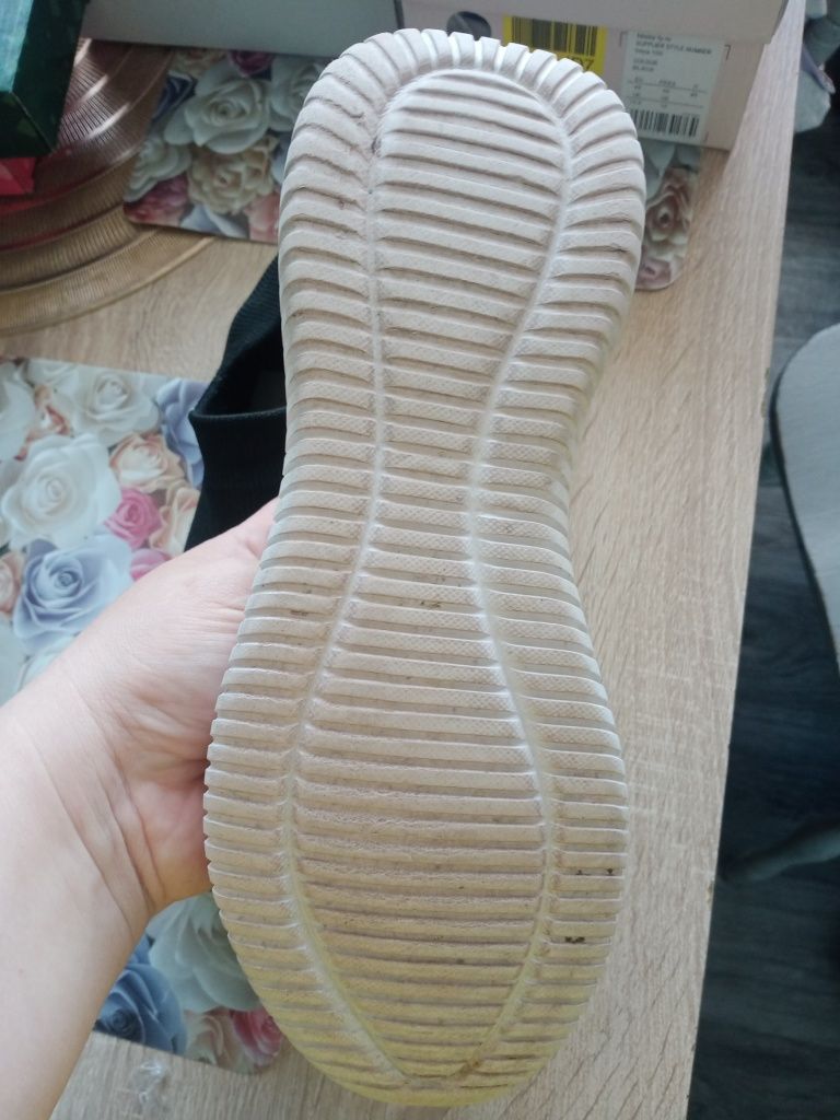 Buty damskie sportowe