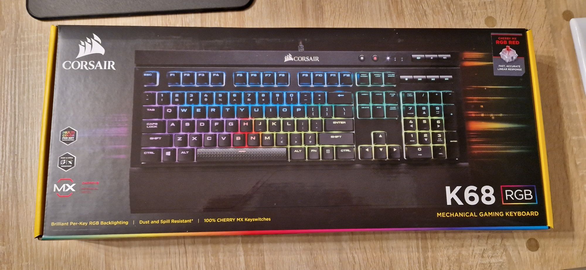 Klawiatura Corsair K68 RGB (cherry mx red)