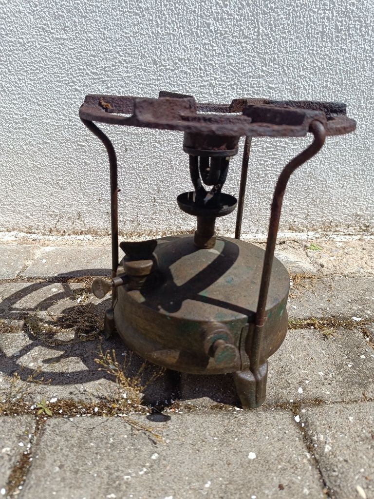 Fogão antigo a petróleo