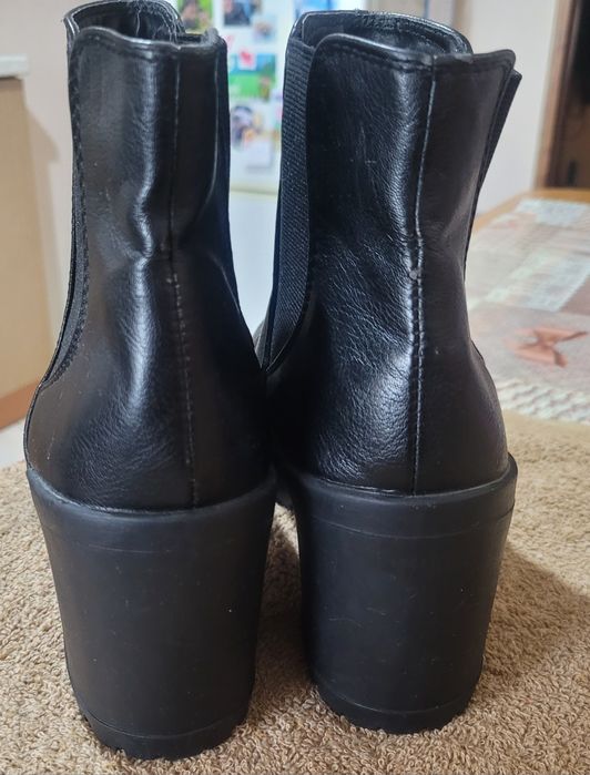 Buty czarne na słubku