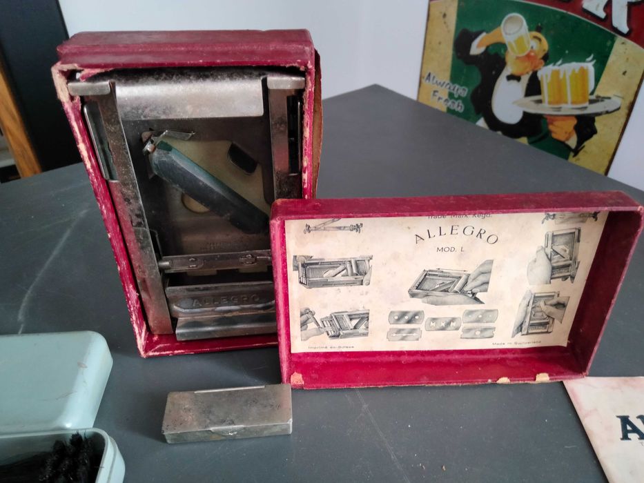 antigo conjunto de acessorios para barbearia