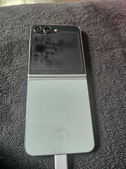 Samsung galaxy z flip 5