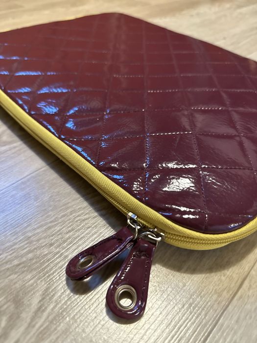 Torba na laptopa, dokumenty pikowana fioletowa z żółtym zamkiem