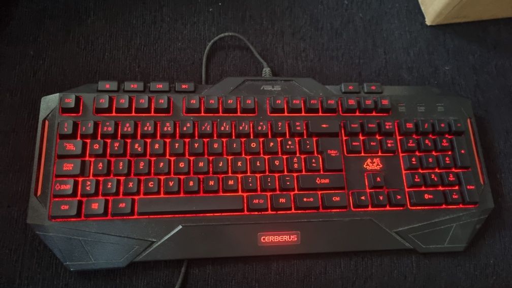Teclado Gaming Asus Cerberus