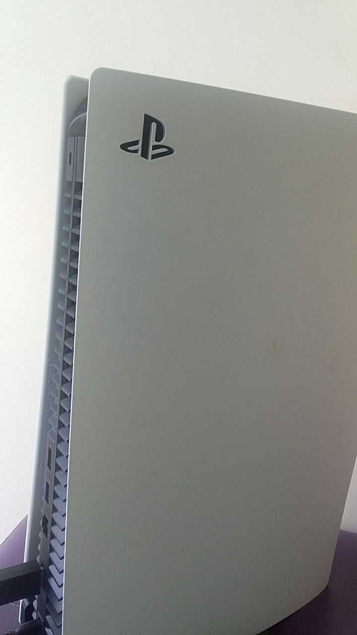 Ігрова Консоль Sony PlayStation 5 Blu-Ray (CFI-1208A) + 2 джойстика
