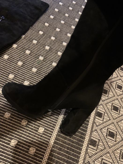 Стильні демісезонні ботфоти.