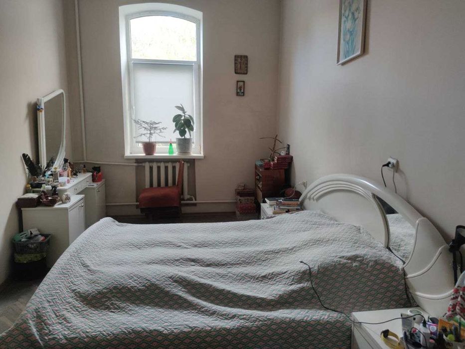 Продаж 2-кім. квартири на вул. Снопківська