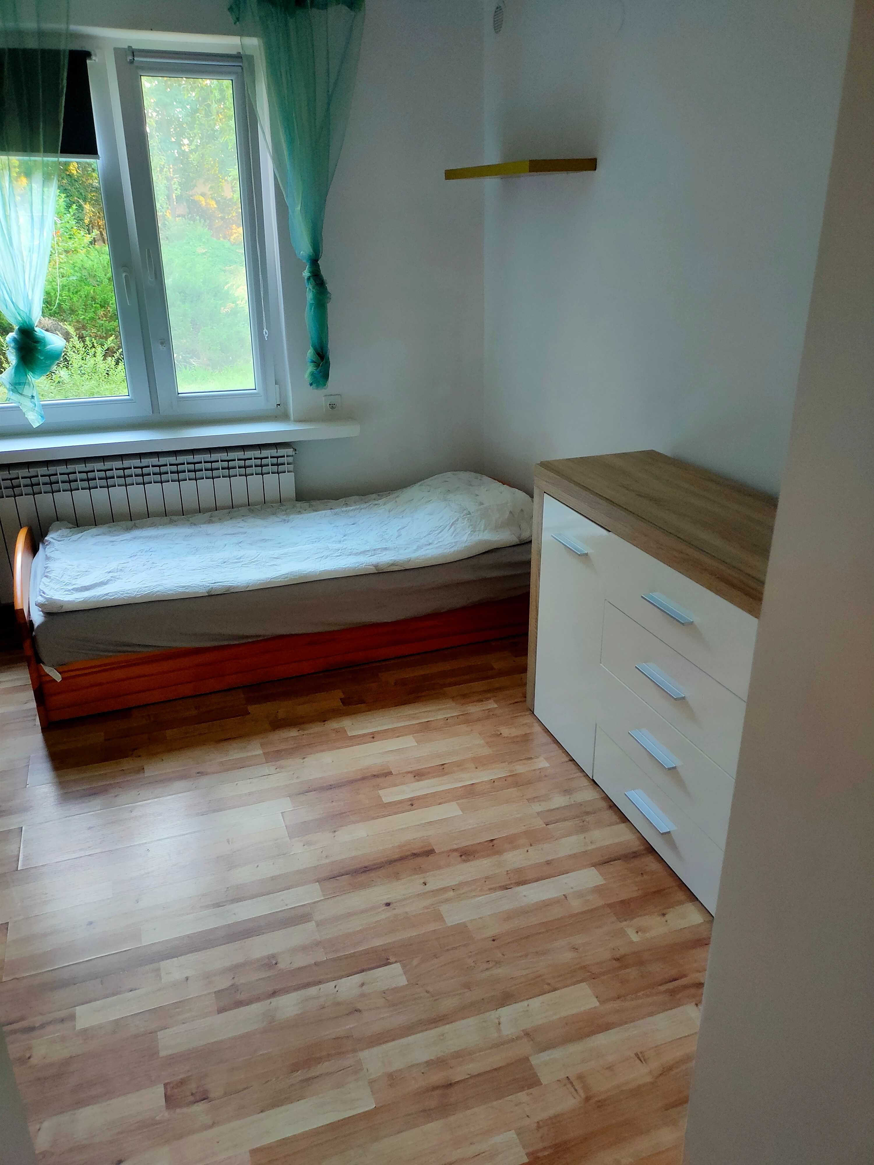 Dom ok 60m2 z podwórkiem, Gm. Czosnów. Możliwość krótkiego najmu.