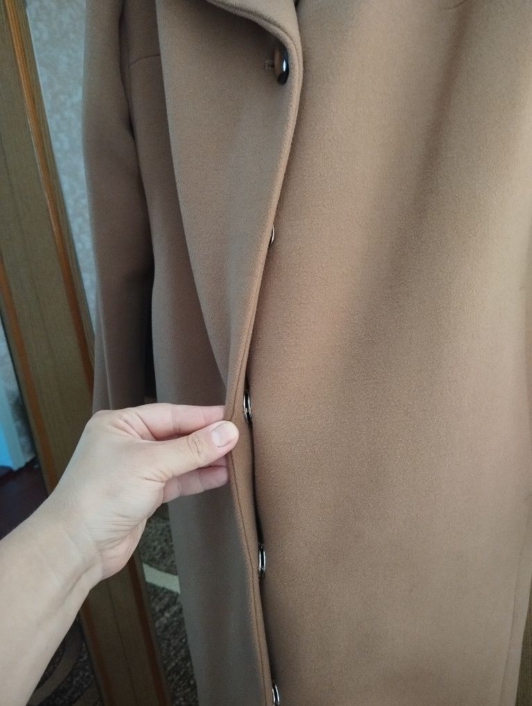 Демісезонне пальто на 48 розмір