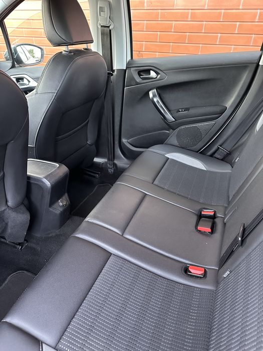 Peugeot 2008 1.2VTI Allure