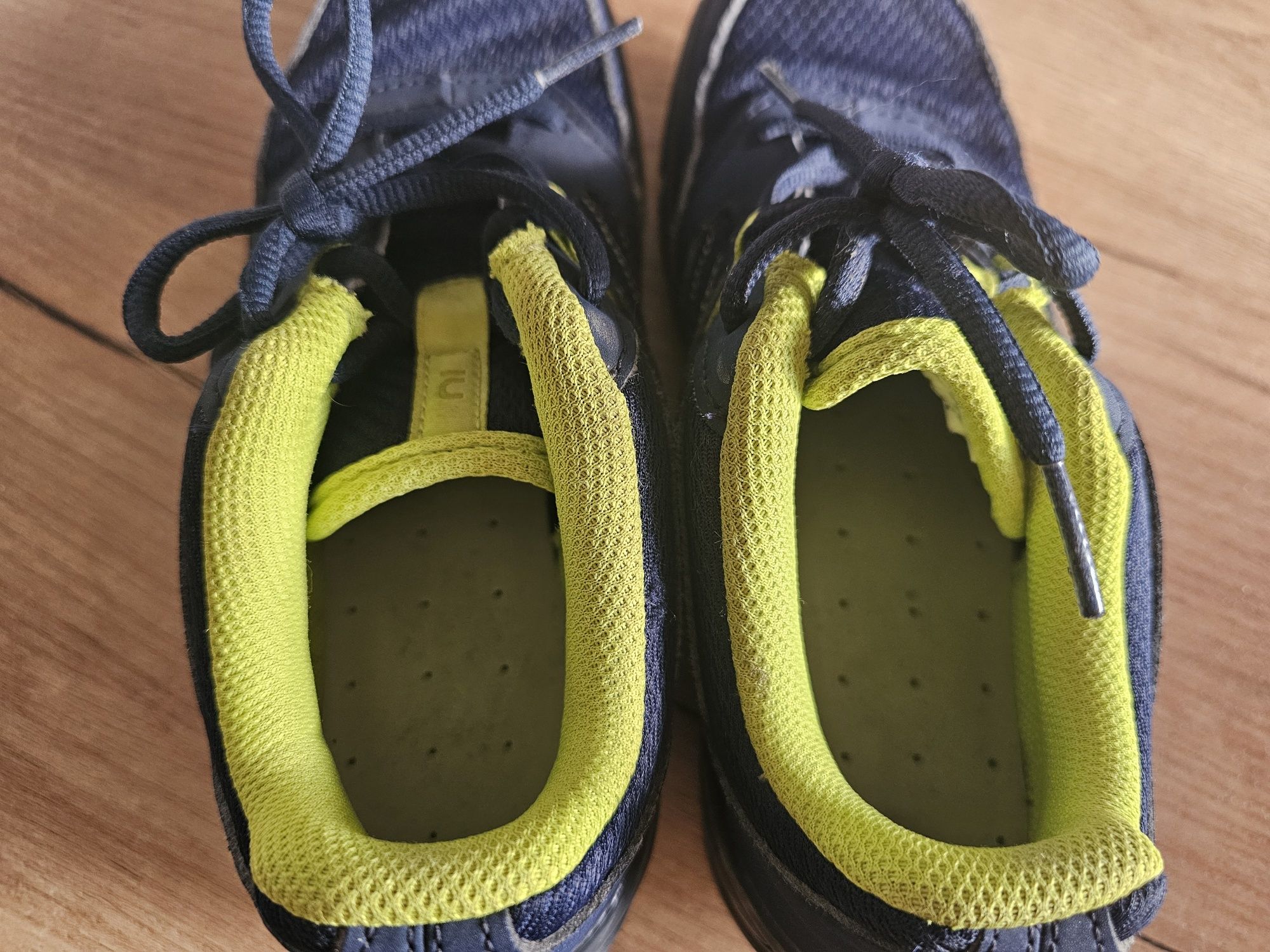 Buty trekkingowe górskie dla chlopca Quechua stan bdb