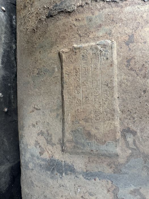 Балон 120 л, стояв на газонові