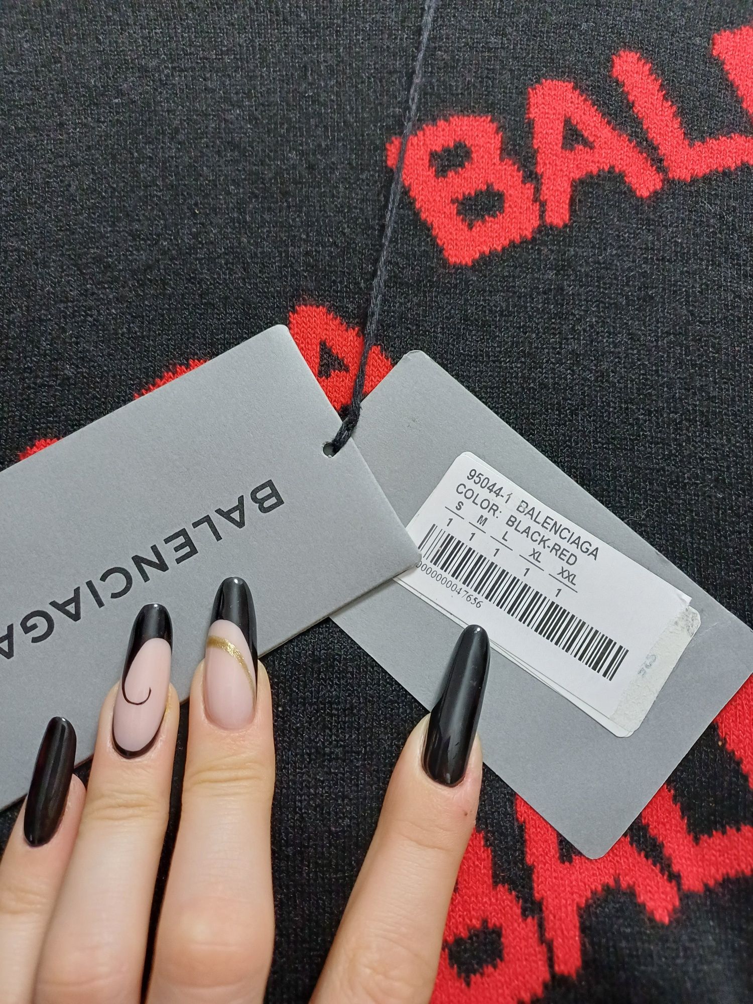 Nowy sweter Balenciaga