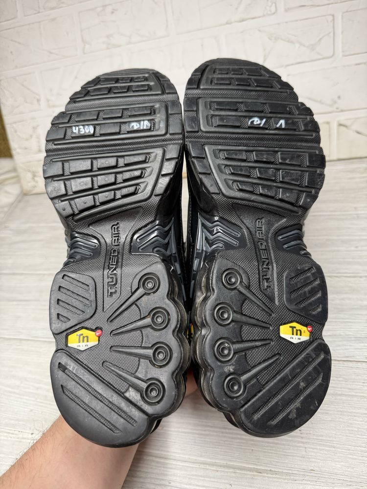 Черные кроссовки nike air max plus 3 tn 44-44.5 размер
