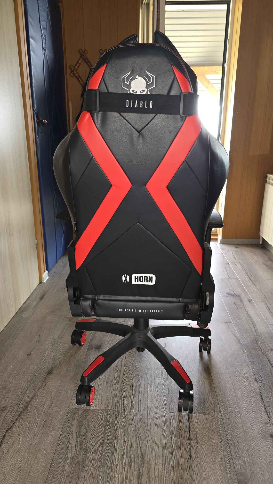 Fotel Gamingowy obrotowy Diablo Chairs X-Horn (L)