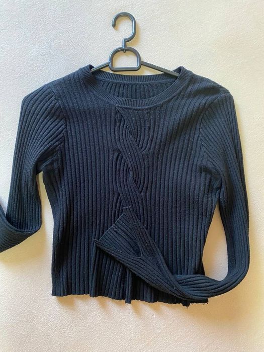 Кофта-кроп, чорного кольору