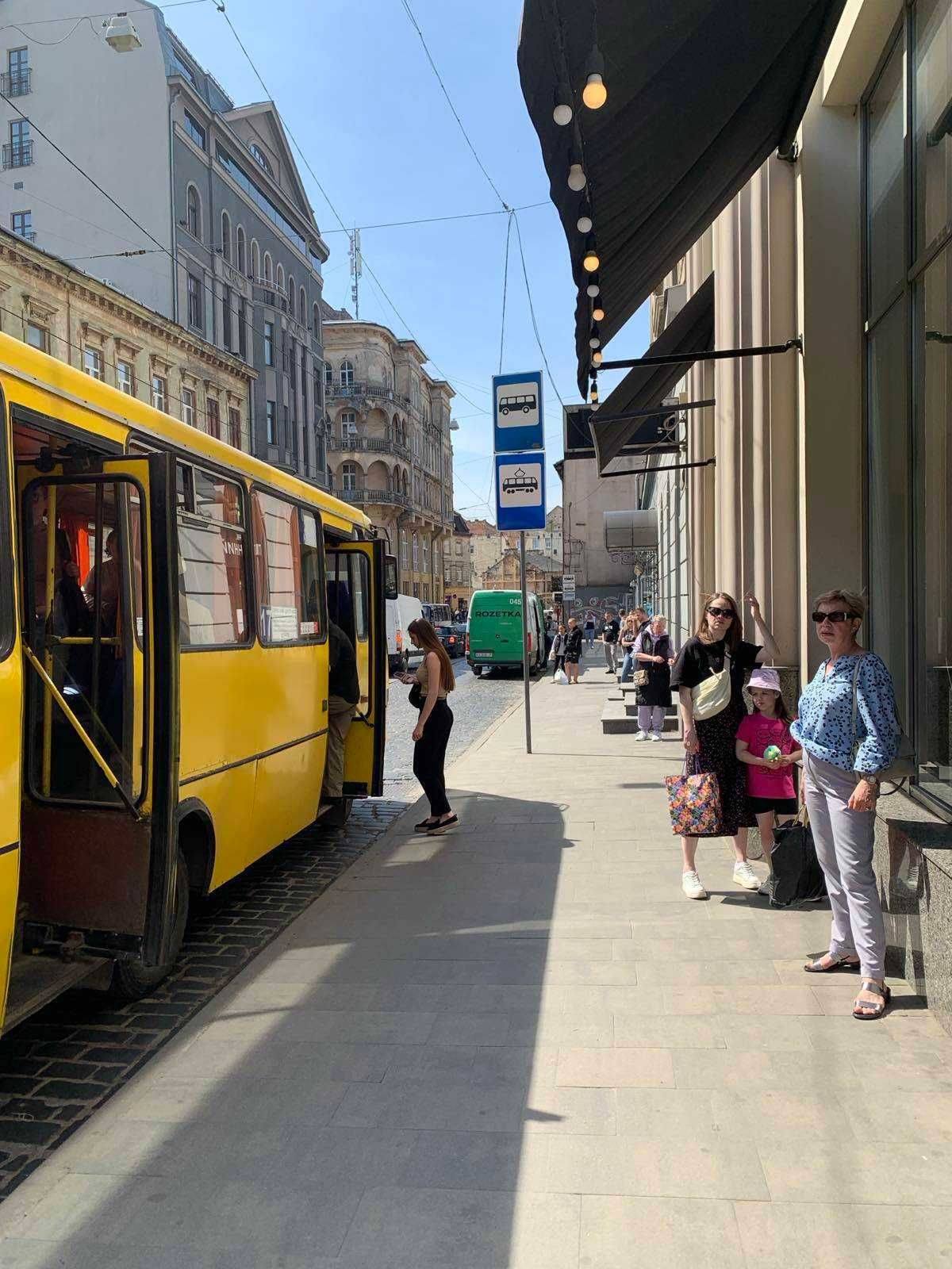 Оренда фасадного приміщення в мега прохідному місці навпроти МАГНУСУ