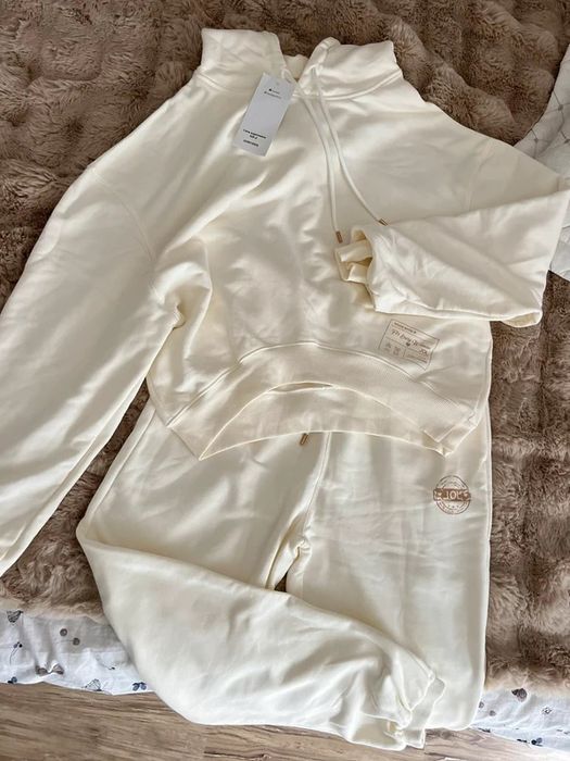 Kremowy beżowy komplet zestaw bawełniany dresowy bluza spodnie byolala