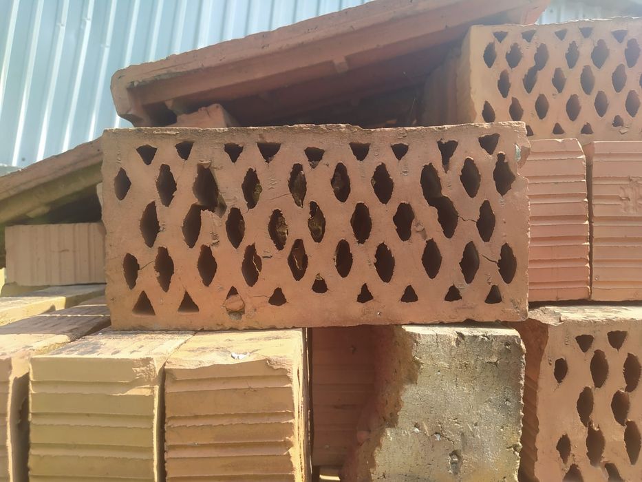 Cegła 25x12x5 4tys sztuk