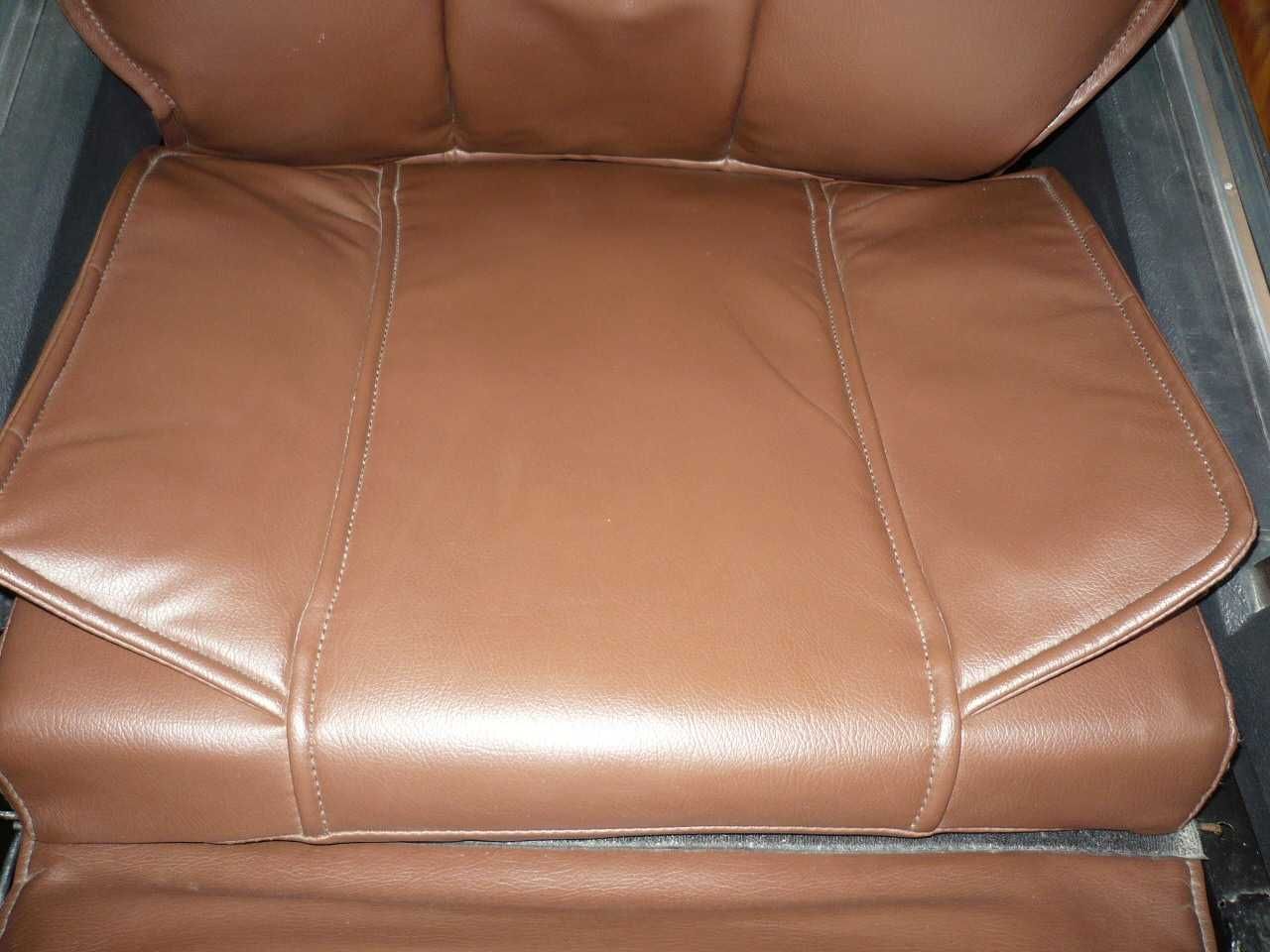 Fotel masujący z poduszkami