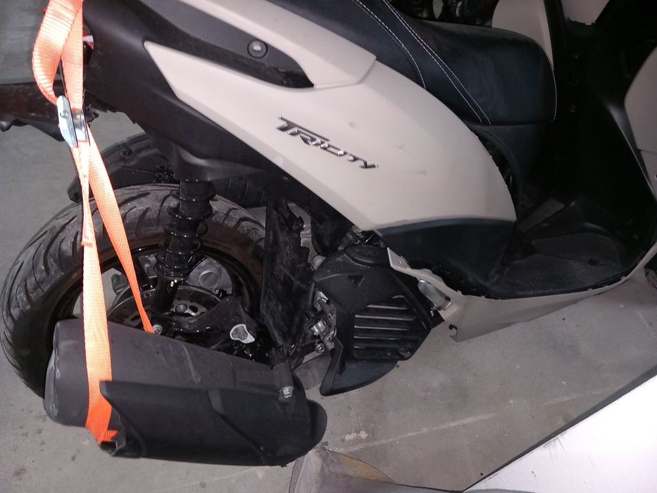 Yamanha tryciti 125 sinistrada