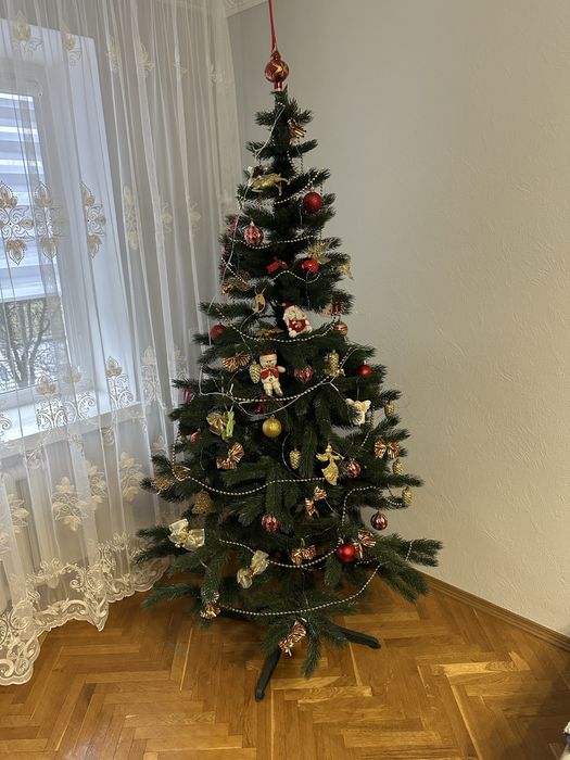 Ялинка зелена штучна