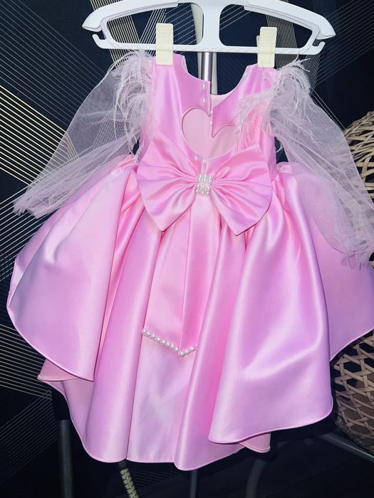 Плаття, пінетки та пов’язка для принцесси