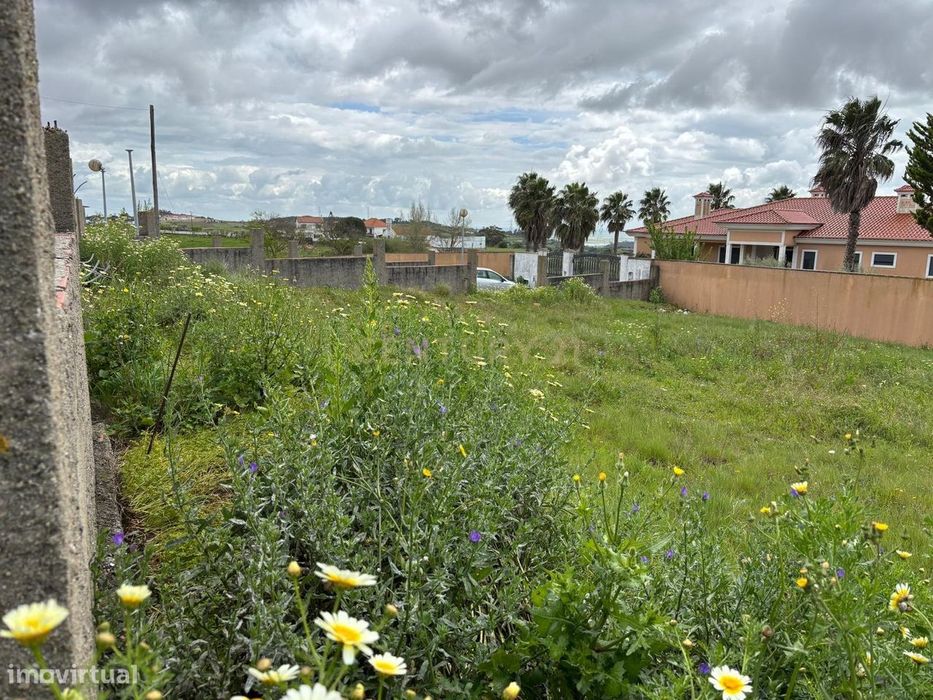 Terreno com projeto aprovado - Moradia T5