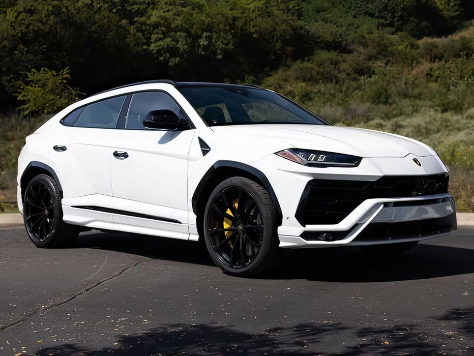 Lamborghini Urus      2020