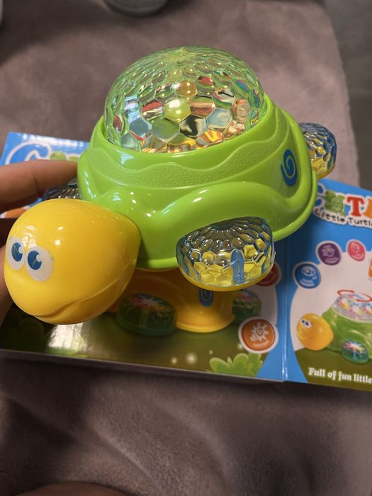 Черепаха для дискотеки з малям