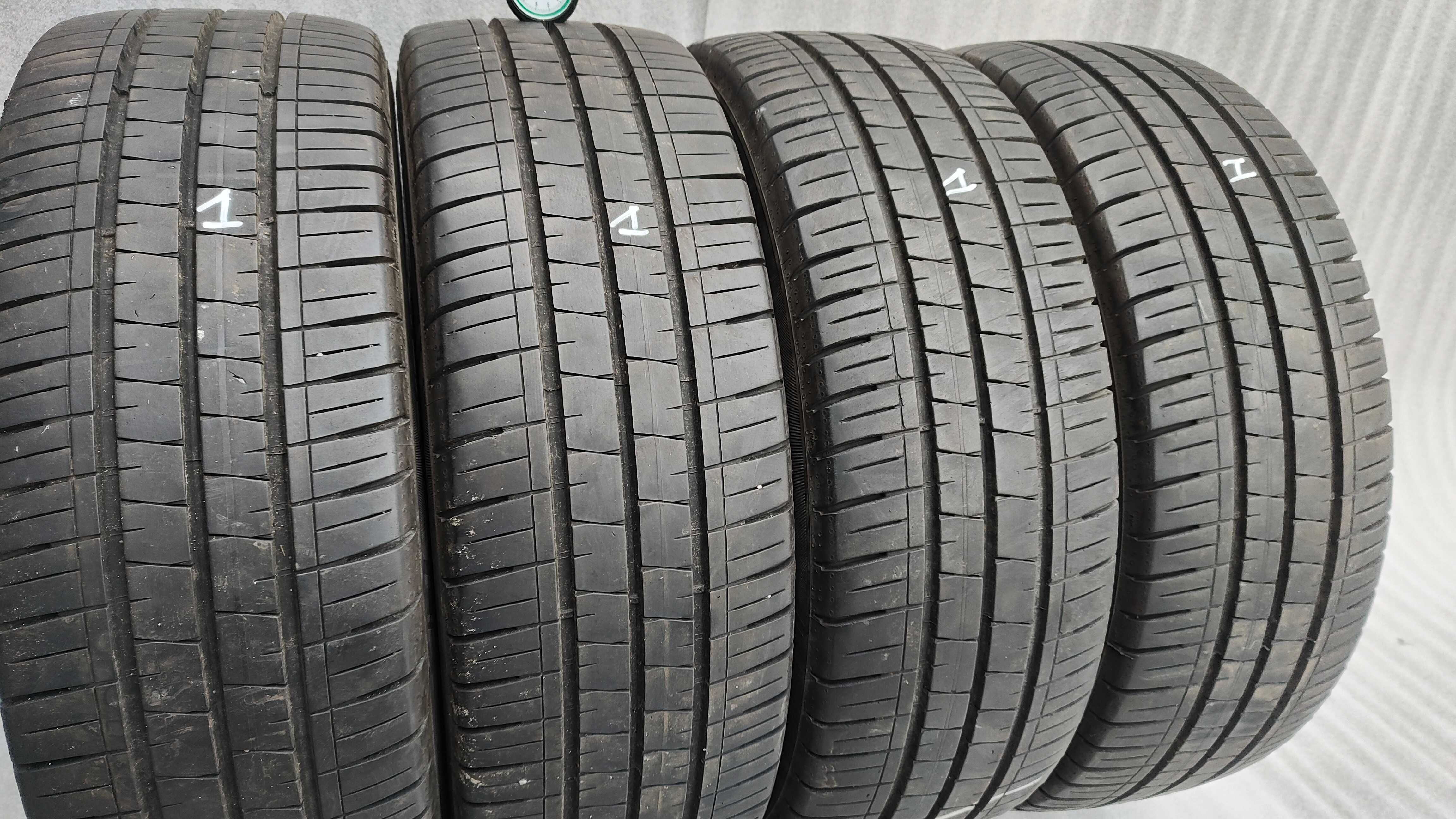 Opony Letnie 215/60/17C Vredestein 4szt 8,5mm 2021r