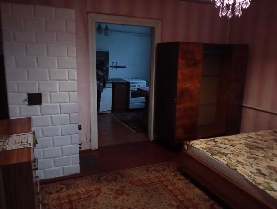 продам будинок з меблями   . 25 соток землі. Два котли на газ та дрова