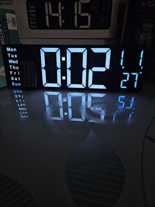 Часи настільні настінні настольные led часы 601 зелені великі лед