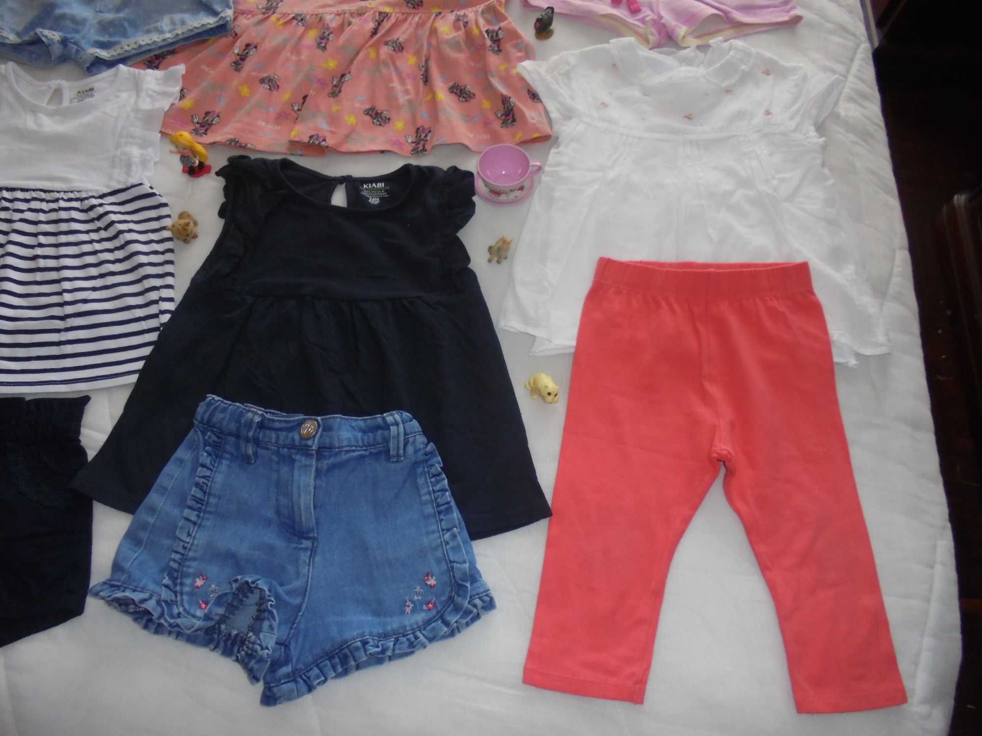 lote de roupa de menina as sapatilhas