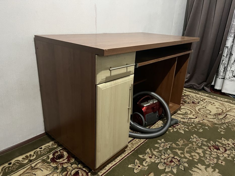 Продам компютерний стол