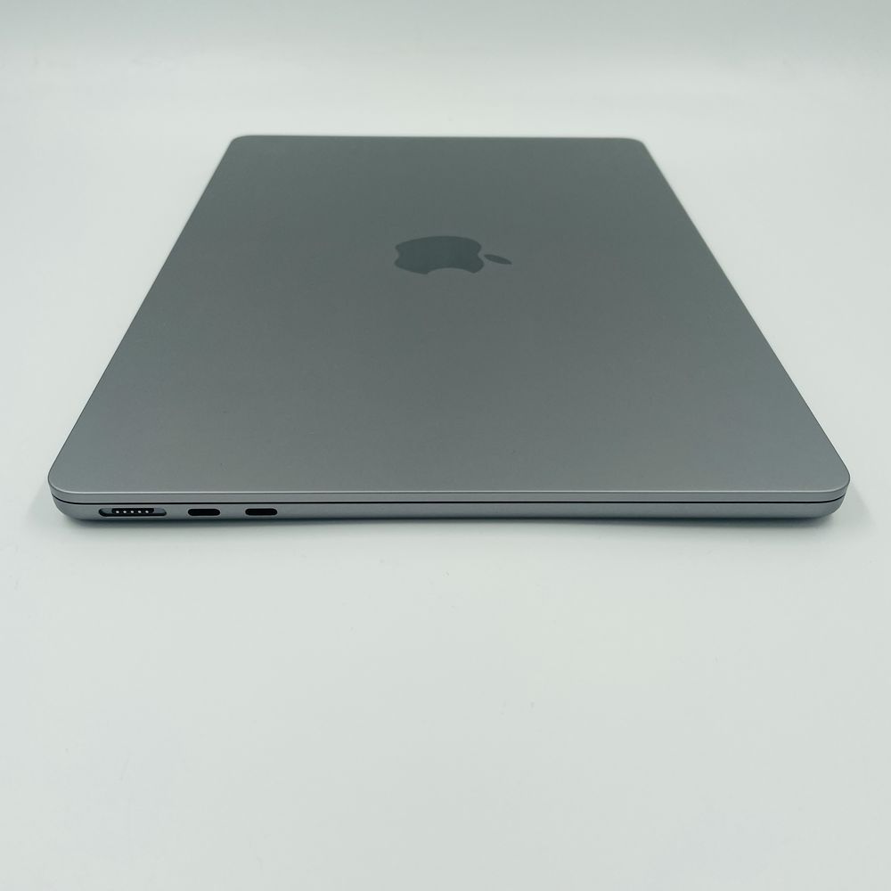 8 циклів Macbook Air 13 2022 M2 16GB RAM 256GB SSD IL4986