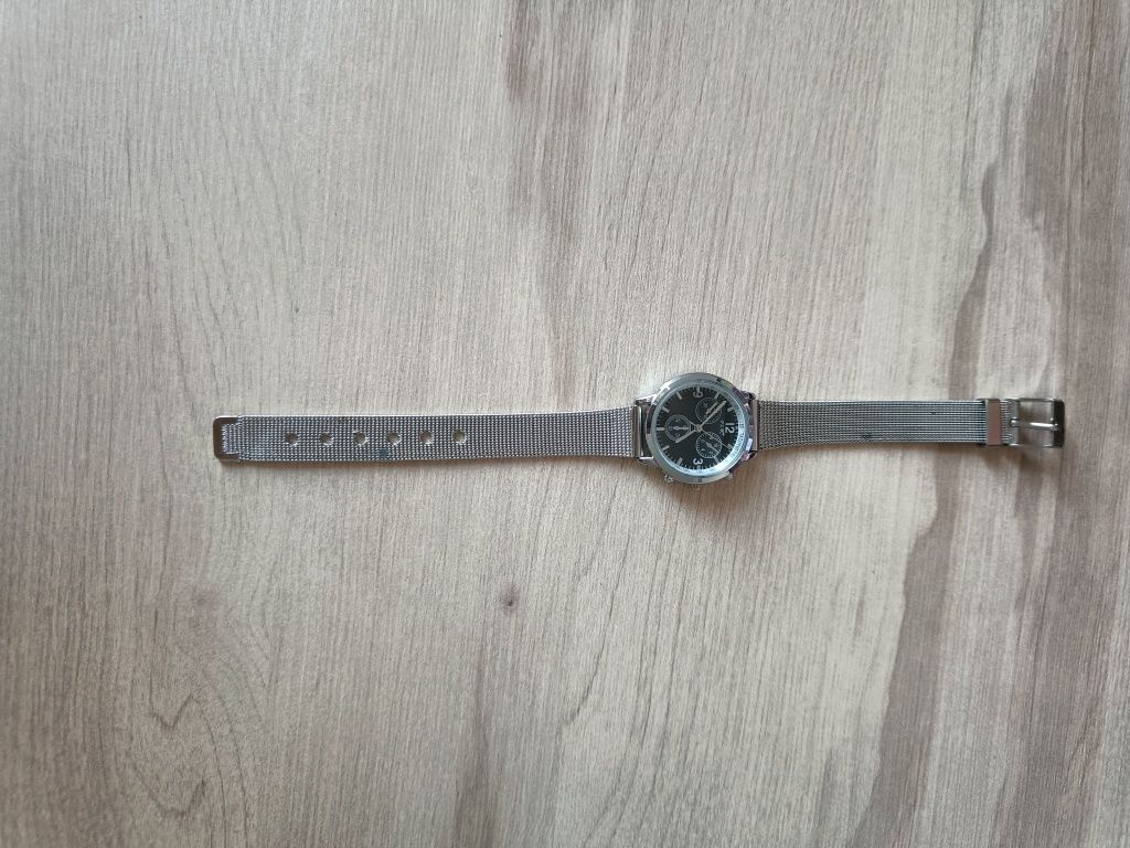 Srebrny damski zegarek FLR