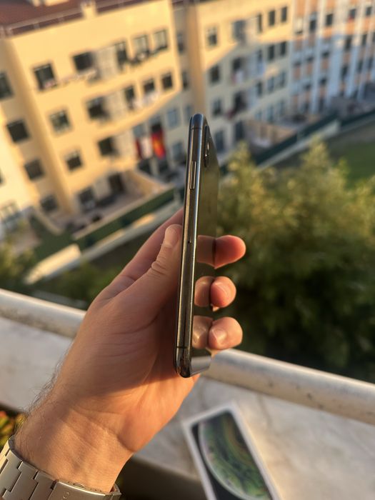 iPhone XS 64gb preto com caixa