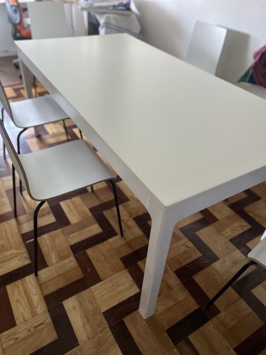 Mesa de jantar branca extensivel