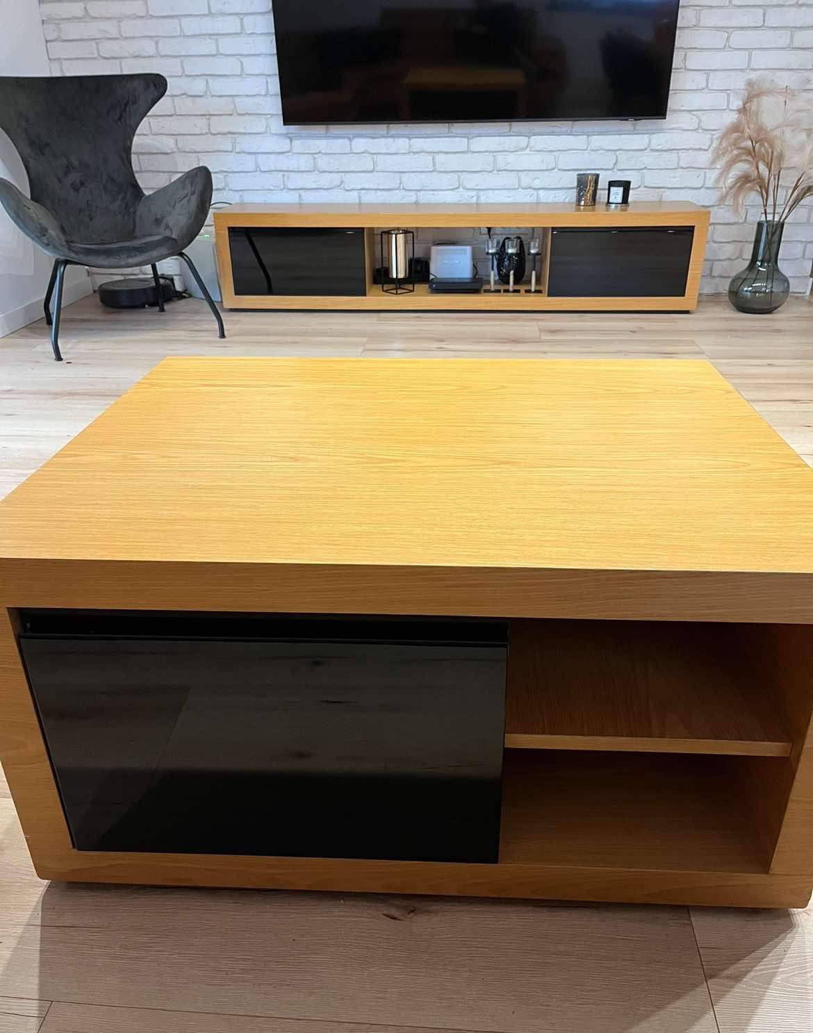 Meble do salonu/stół -stolik kawowy i panel pod telewizor