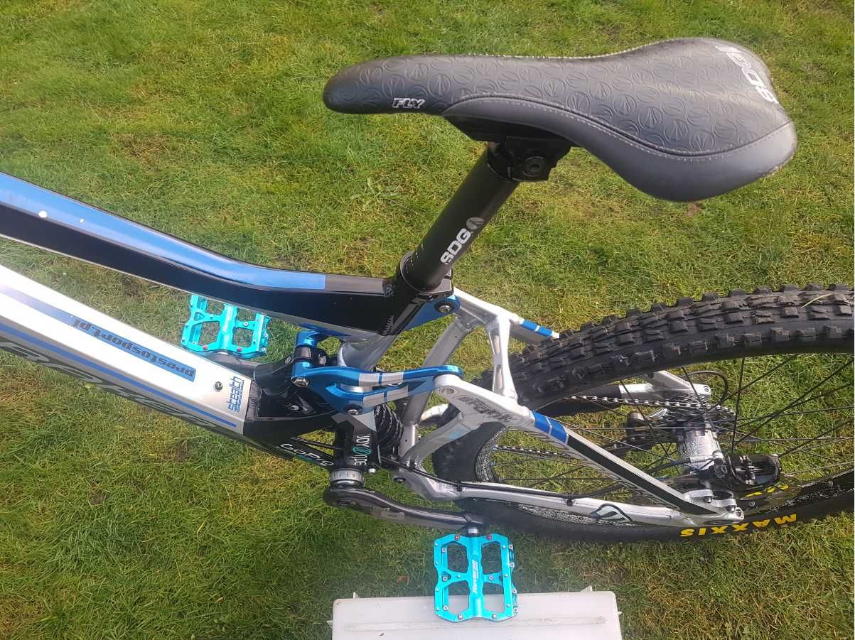 Rower Mondraker Summum Pro team DH FR