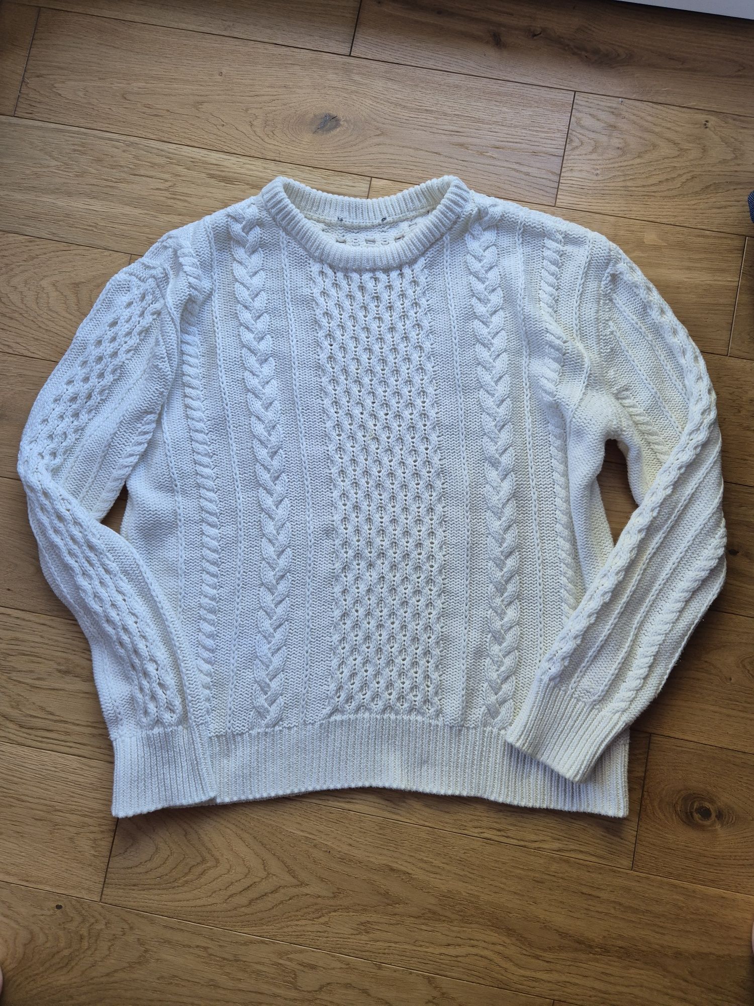 Sweter ze wzorem w warkocze M/L