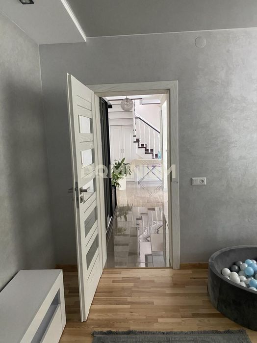 Продається будинок у мальовничому селі