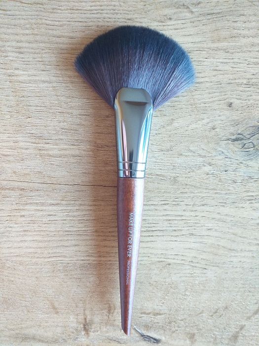 NOWY#134 MAKE UP FOR EVER wachlarzowy oryginalny pędzel korektor twarz